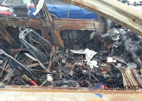 2016 Volvo Xc60 T5 Drive-E Platinum z USA, uszkodzony, nr VIN YV440MDM7G2785649